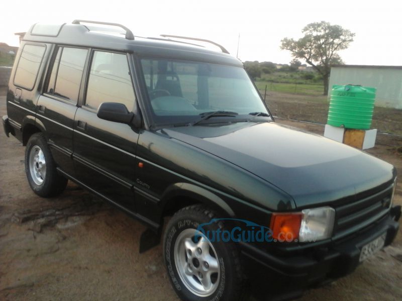 Land Rover Discovery V8 in Botswana