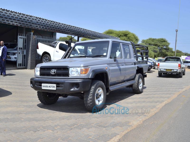 Toyota Land Cruiser EFi in Botswana