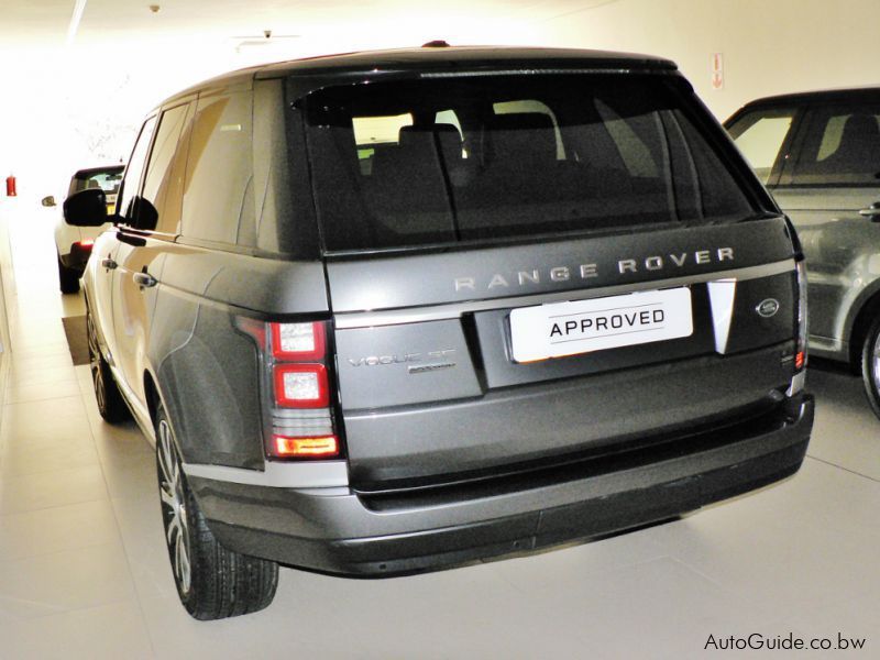 Land Rover Range Rover Vogue in Botswana