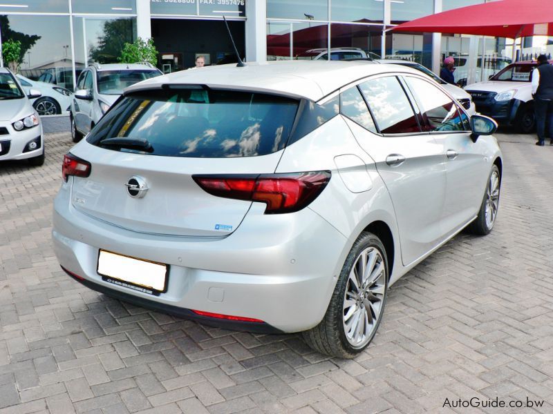 Opel Astra Sport in Botswana