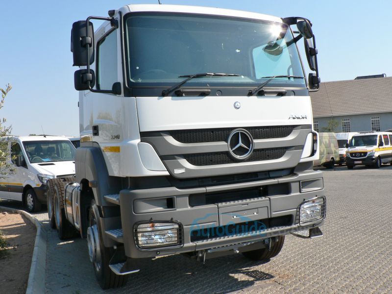 Mercedes-Benz Axor 3340 S/33 in Botswana