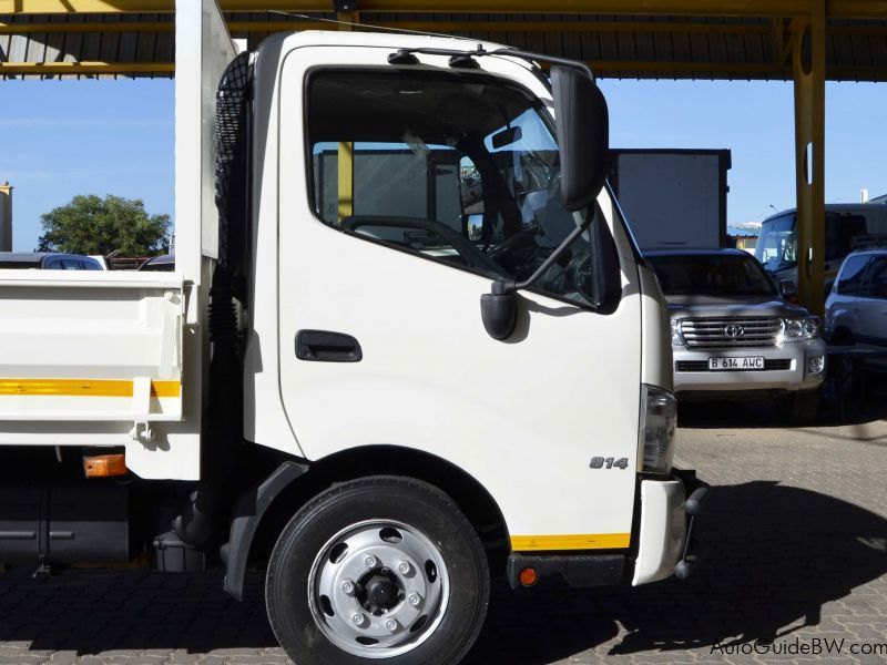 Hino 300 - 814 Drop Side in Botswana