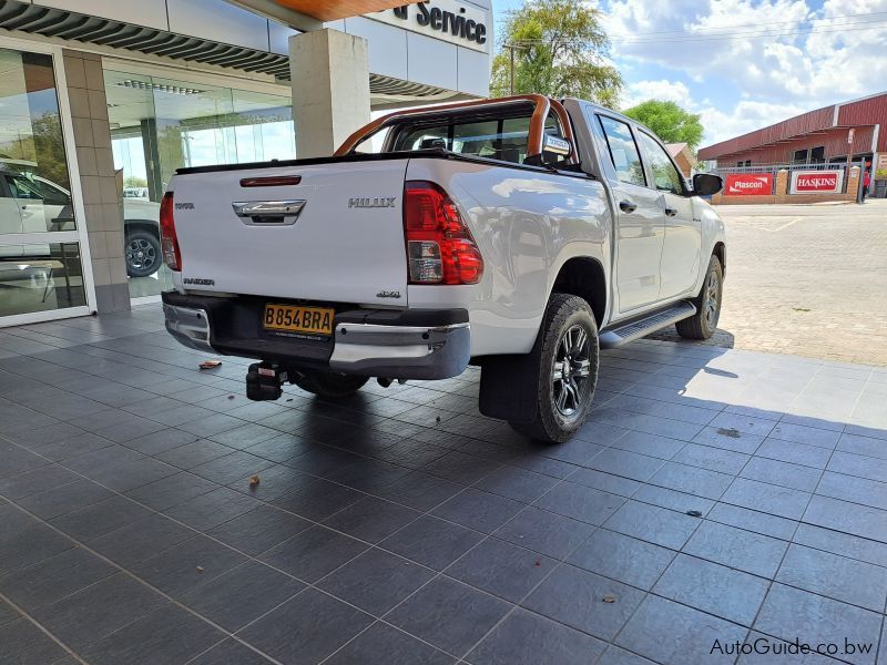 Toyota Hilux 2.4 in Botswana