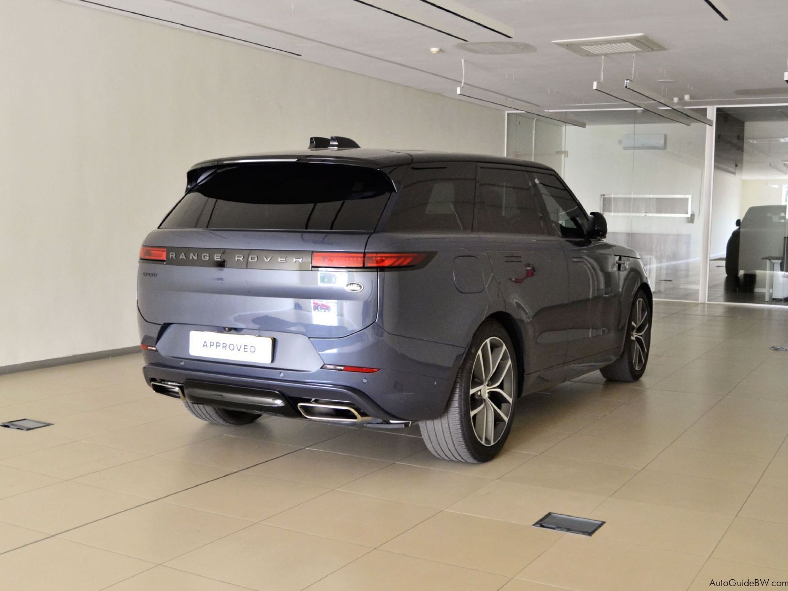 Range Rover Sport P400 Dynamic SE in Botswana