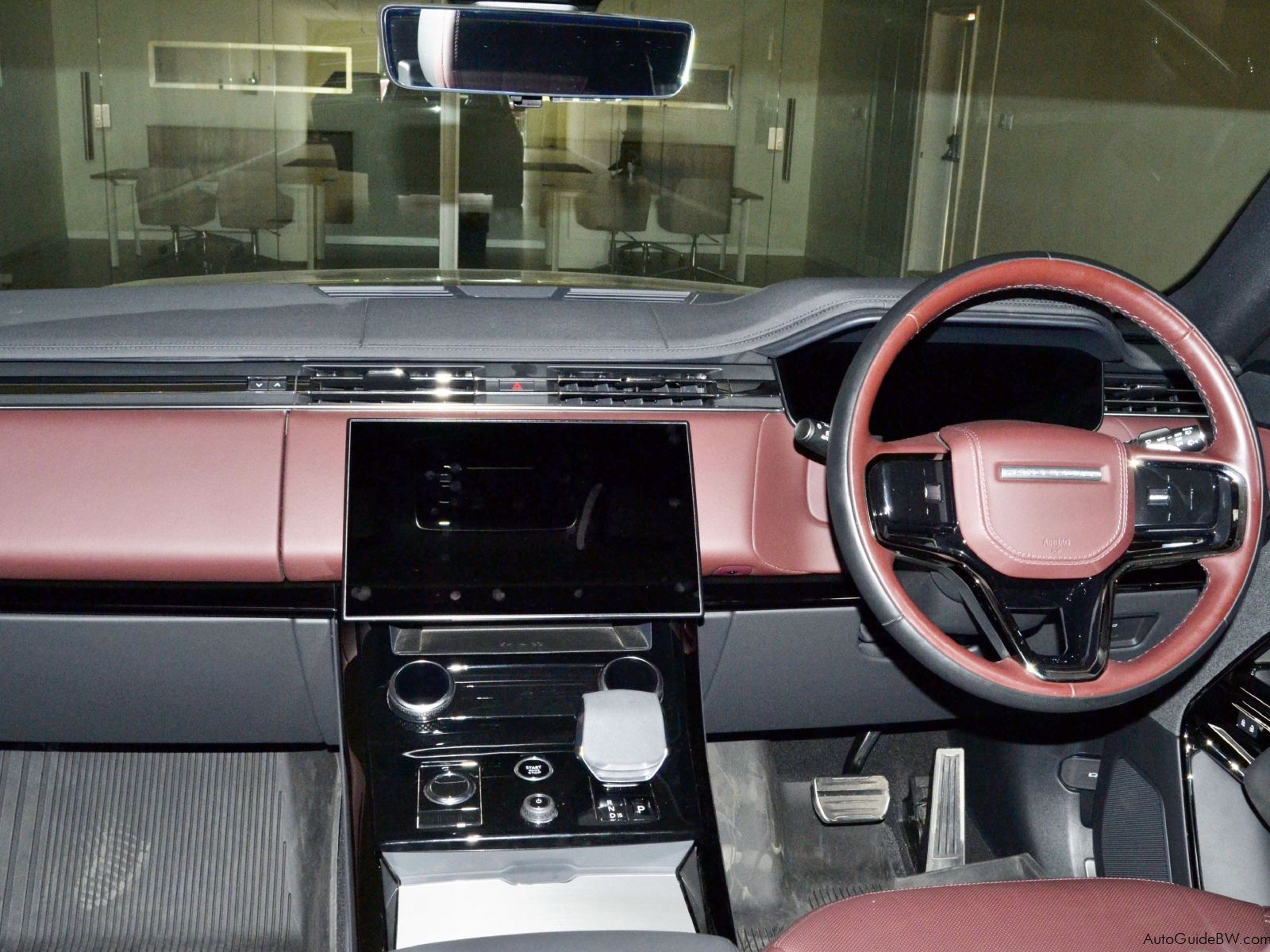 Range Rover Sport P400 Dynamic SE in Botswana