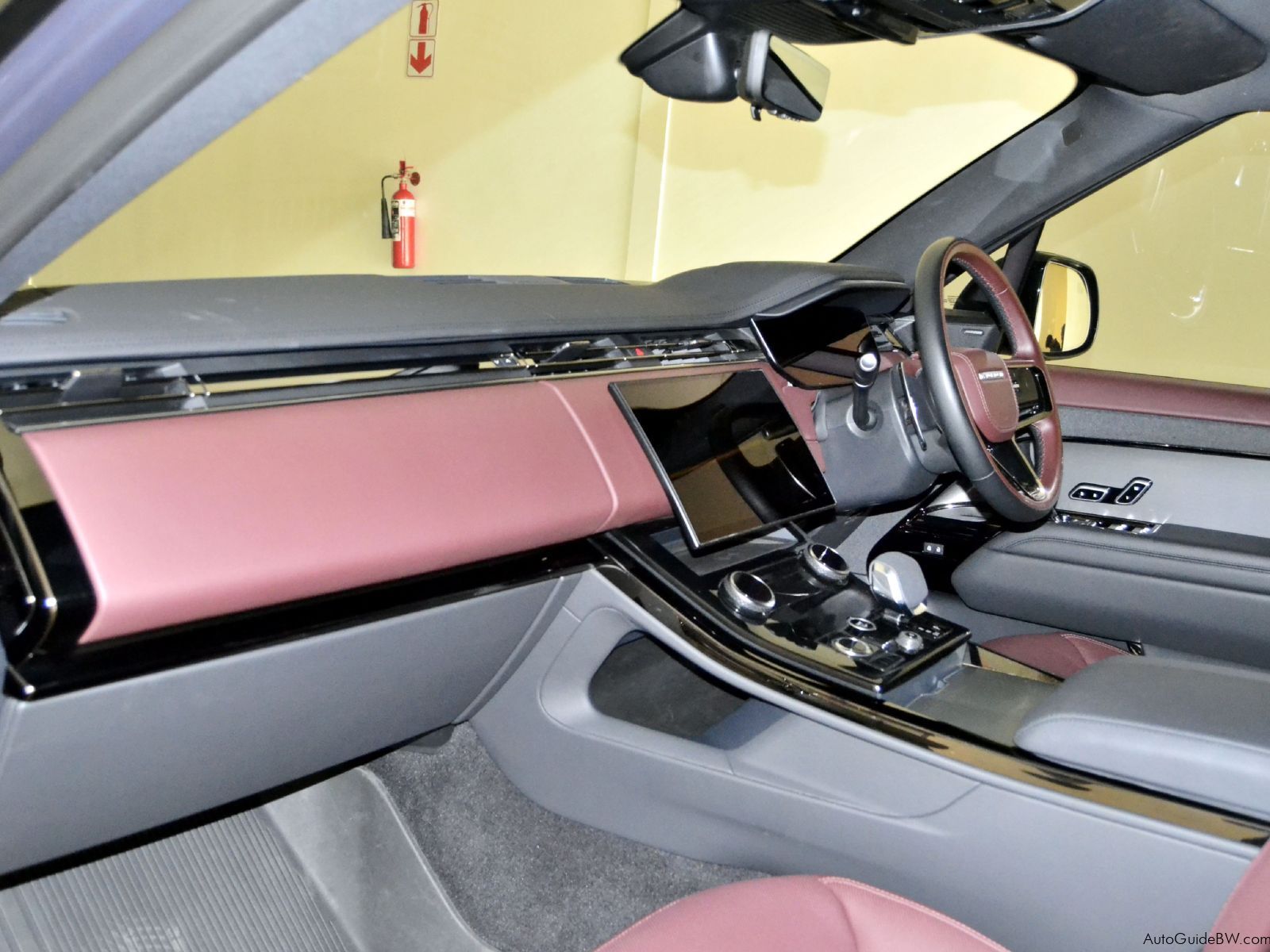 Range Rover Sport P400 Dynamic SE in Botswana