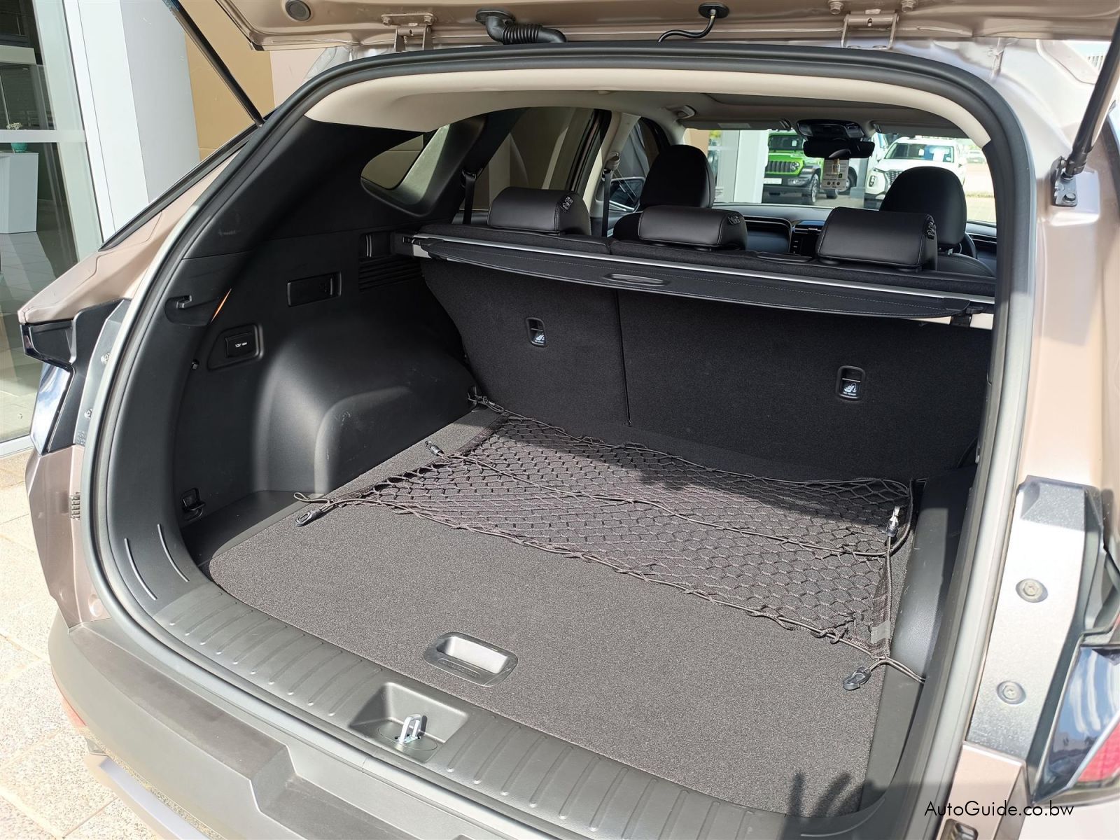 Hyundai Tucson 2.0L Elite FWD in Botswana