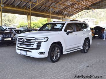 Pre-owned Toyota Land Cruiser ZX for sale in 