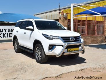 Pre-owned Toyota Fortuner V6 for sale in 
