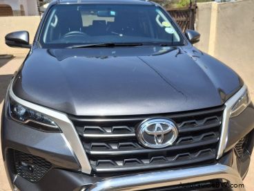 Pre-owned Toyota Fortuner 2.4 4x2 AT for sale in 