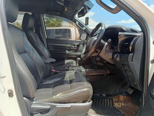 Toyota Hilux Legend 2.8GD-6 A/T in Botswana