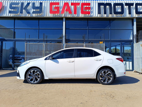 Toyota Corolla Prestige + in Botswana