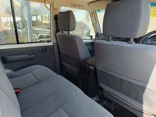 Toyota Land Cruiser 4.5 LX V8 in Botswana