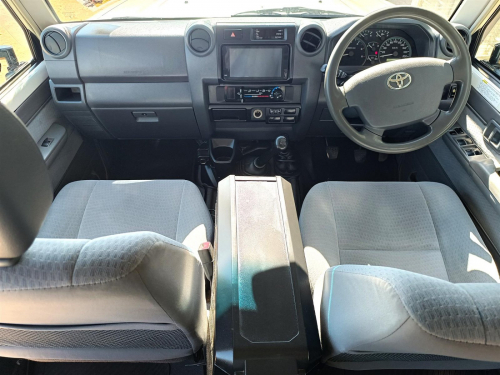 Toyota Land Cruiser 4.5 LX V8 in Botswana
