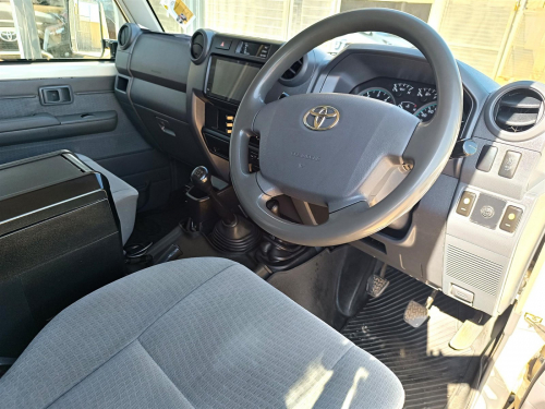 Toyota Land Cruiser 4.5 LX V8 in Botswana