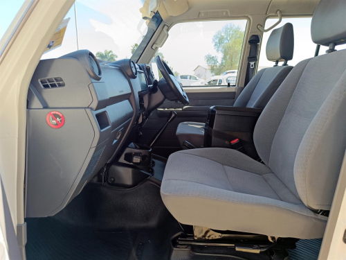 Toyota Land Cruiser 4.5 LX V8 in Botswana