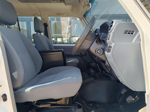 Toyota Land Cruiser 4.5 LX V8 in Botswana