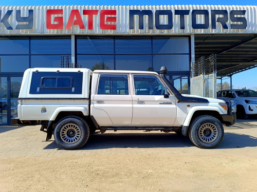 Toyota Land Cruiser 4.5 LX V8 in Botswana