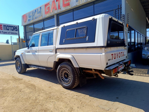 Toyota Land Cruiser 4.5 LX V8 in Botswana