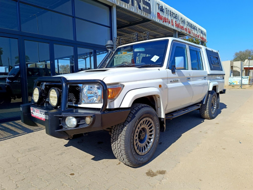 Used Toyota Land Cruiser 4.5 LX V8 for sale in Mogoditshane