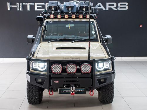Toyota Land Cruiser LX V8 in Botswana