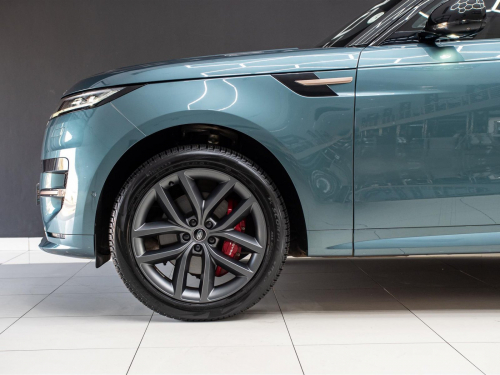 Range Rover Sport P400 Dynamic SE in Botswana