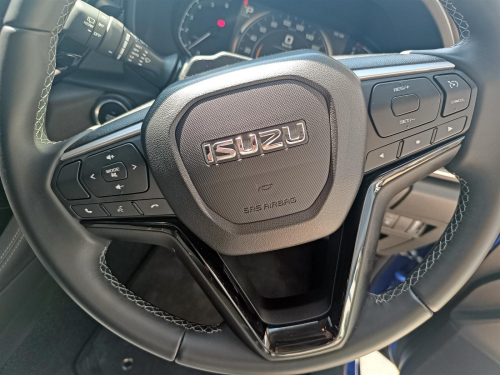 Isuzu MU-X 4WD 3.0L A/T in Botswana