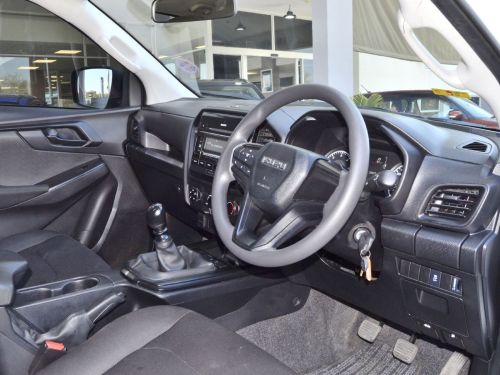 Isuzu D-Max 1.9L 4x4 D/Cab in Botswana