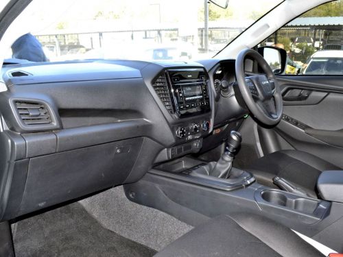 Isuzu D-Max 1.9L 4x4 D/Cab in Botswana
