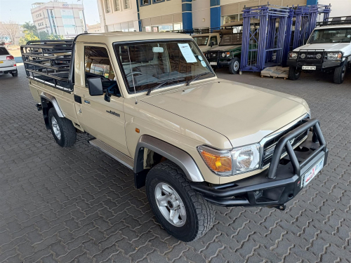 Toyota Land Cruiser 4.2D in Botswana