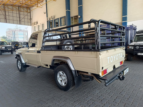 Toyota Land Cruiser 4.2D in Botswana