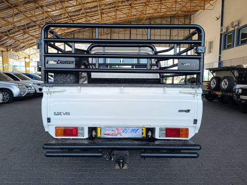 Toyota Land Cruiser 4.5 V8 LX in Botswana