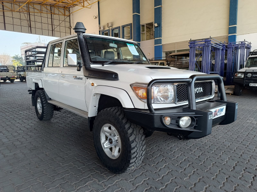 Pre-owned Toyota Land Cruiser 4.5 V8 LX for sale in 