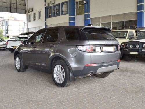 Land Rover Discovery Sport in Botswana