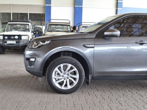 Land Rover Discovery Sport in Botswana