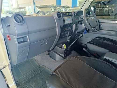 Toyota Land Cruiser 4.5 V8 LX in Botswana