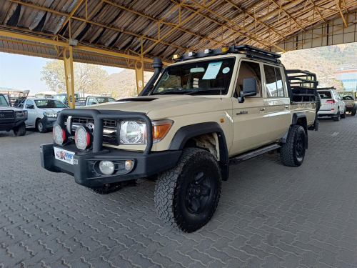 Toyota Land Cruiser 4.5 V8 LX in Botswana
