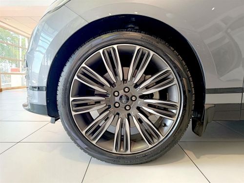 Land Rover Range Rover Velar D300 R-Dynamic SE in Botswana