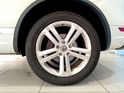 Volkswagen Touareg R-Line V8 TDi in Botswana