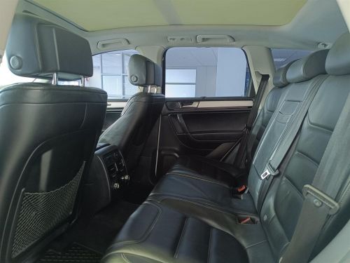 Volkswagen Touareg R-Line V8 TDi in Botswana