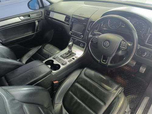Volkswagen Touareg R-Line V8 TDi in Botswana