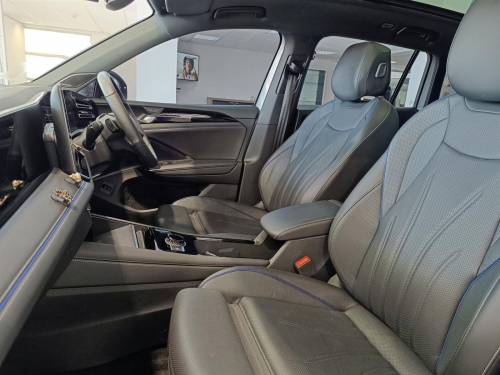 Volkswagen Tiguan 2.0TDi 110kw R-Line in Botswana