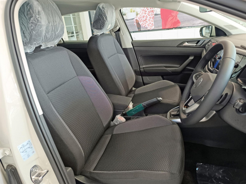 Volkswagen Polo 1.0TSI Life DSG in Botswana