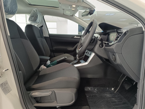 Volkswagen Polo 1.0TSI Life DSG in Botswana