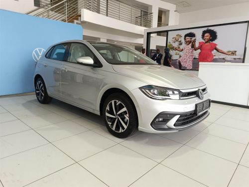 Volkswagen Polo 1.0TSi Life DSG in Botswana