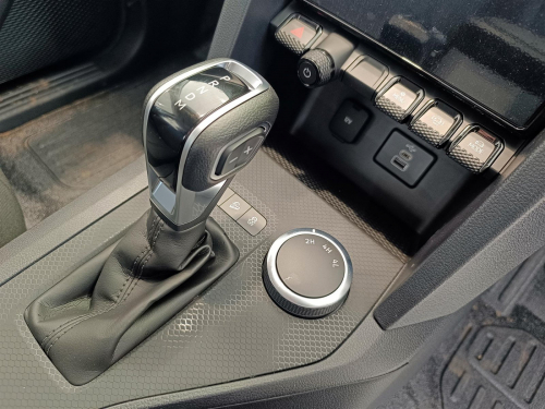 Volkswagen Amarok Life 4-Motion 2.0TDi 4x4 A/T in Botswana