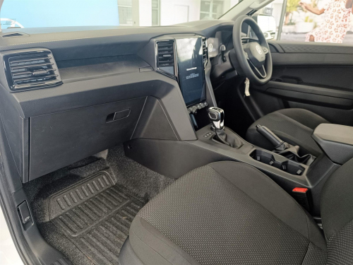 Volkswagen Amarok Life 4-Motion 2.0TDi 4x4 A/T in Botswana