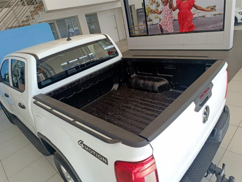Volkswagen Amarok Life 4-Motion 2.0TDi 4x4 A/T in Botswana