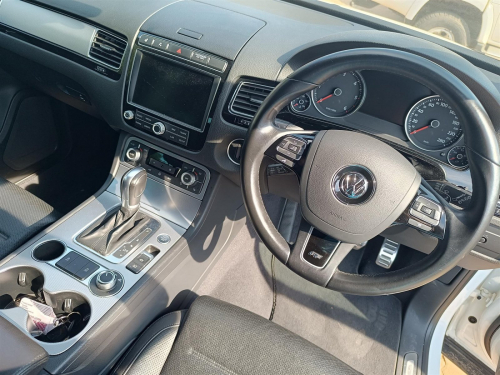 Volkswagen Touareg V6 TDi BlueMotion in Botswana