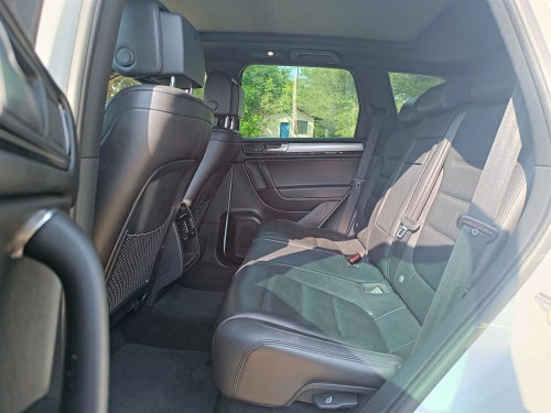 Volkswagen Touareg V6 TDi BlueMotion in Botswana